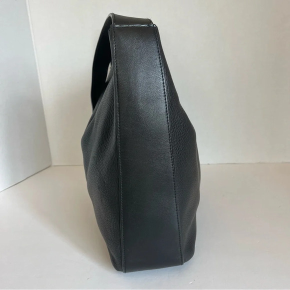 Field Manor Black Shoulder Leather Bag . - Picture 4 of 8
